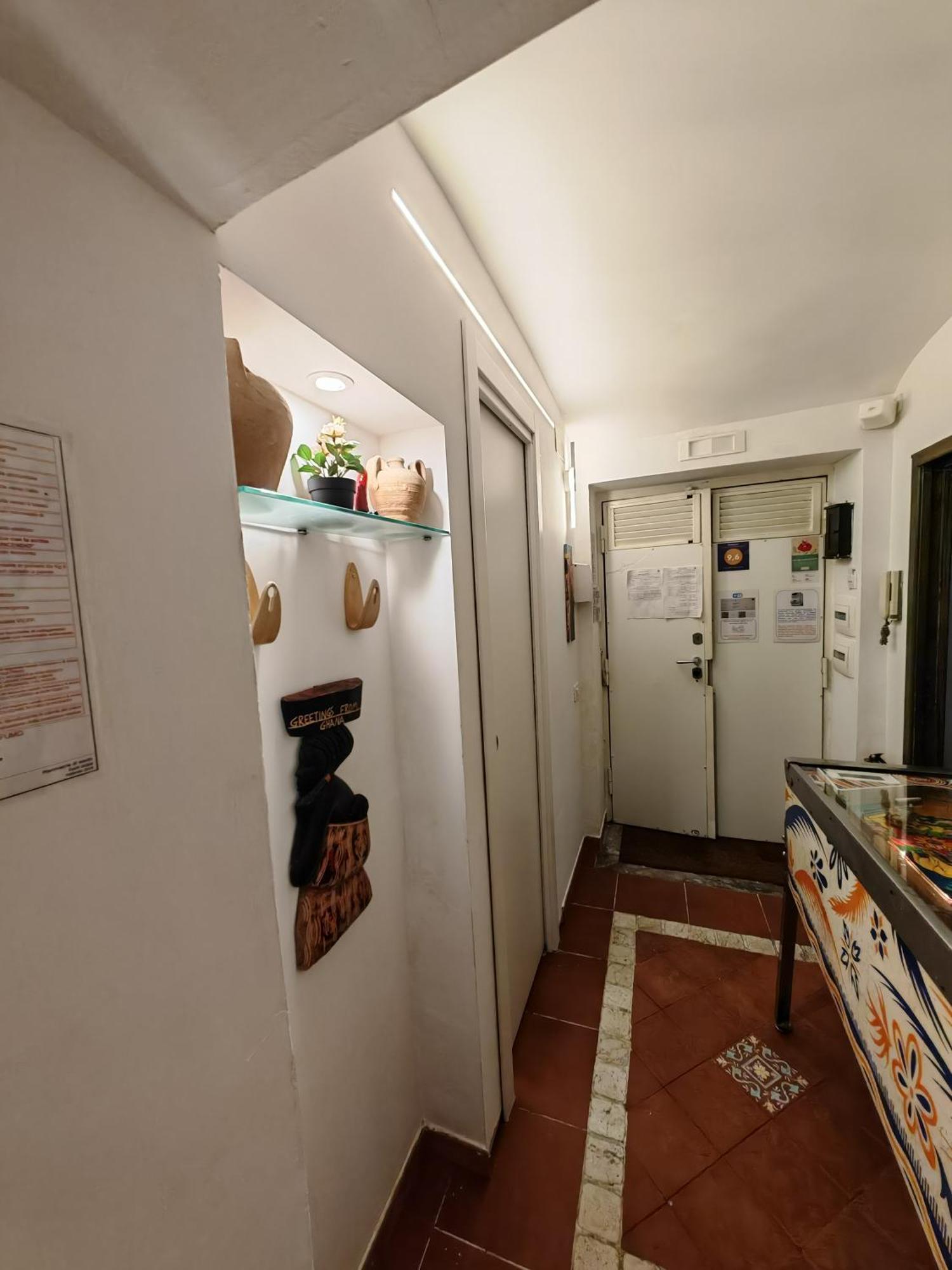 Donnare Casavacanza - Historic Center Of Napoli Eksteriør bilde
