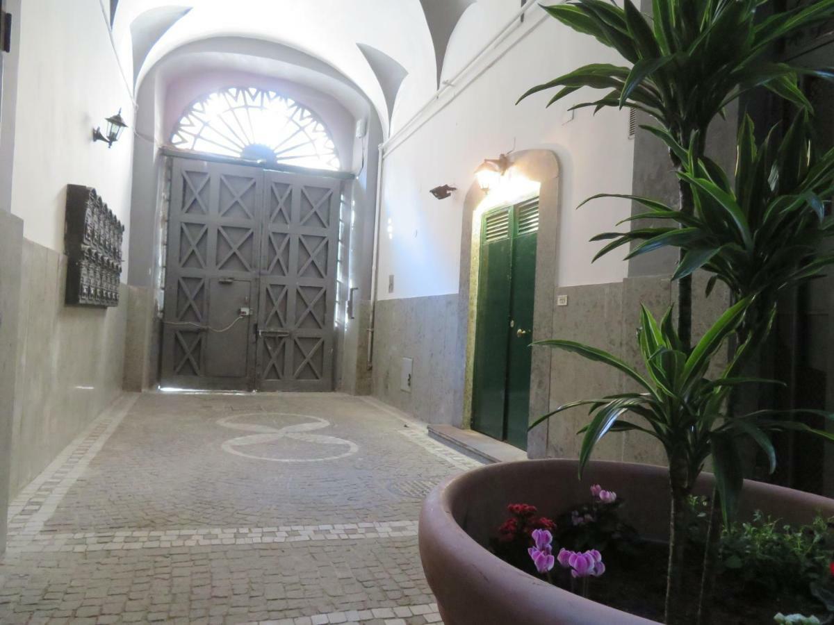 Donnare Casavacanza - Historic Center Of Napoli Eksteriør bilde