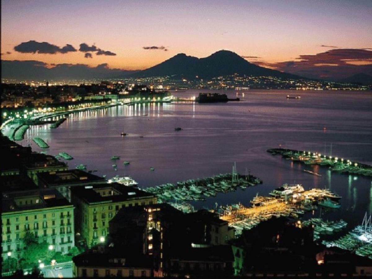 Donnare Casavacanza - Historic Center Of Napoli Eksteriør bilde